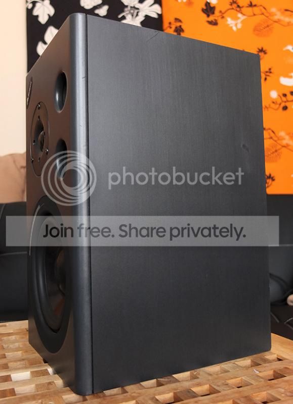 Monitor-R-4.jpg