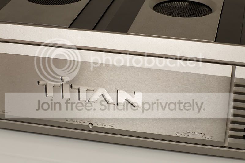 TITAN_Front_S-S_Insert_Angle_WEB.jpg