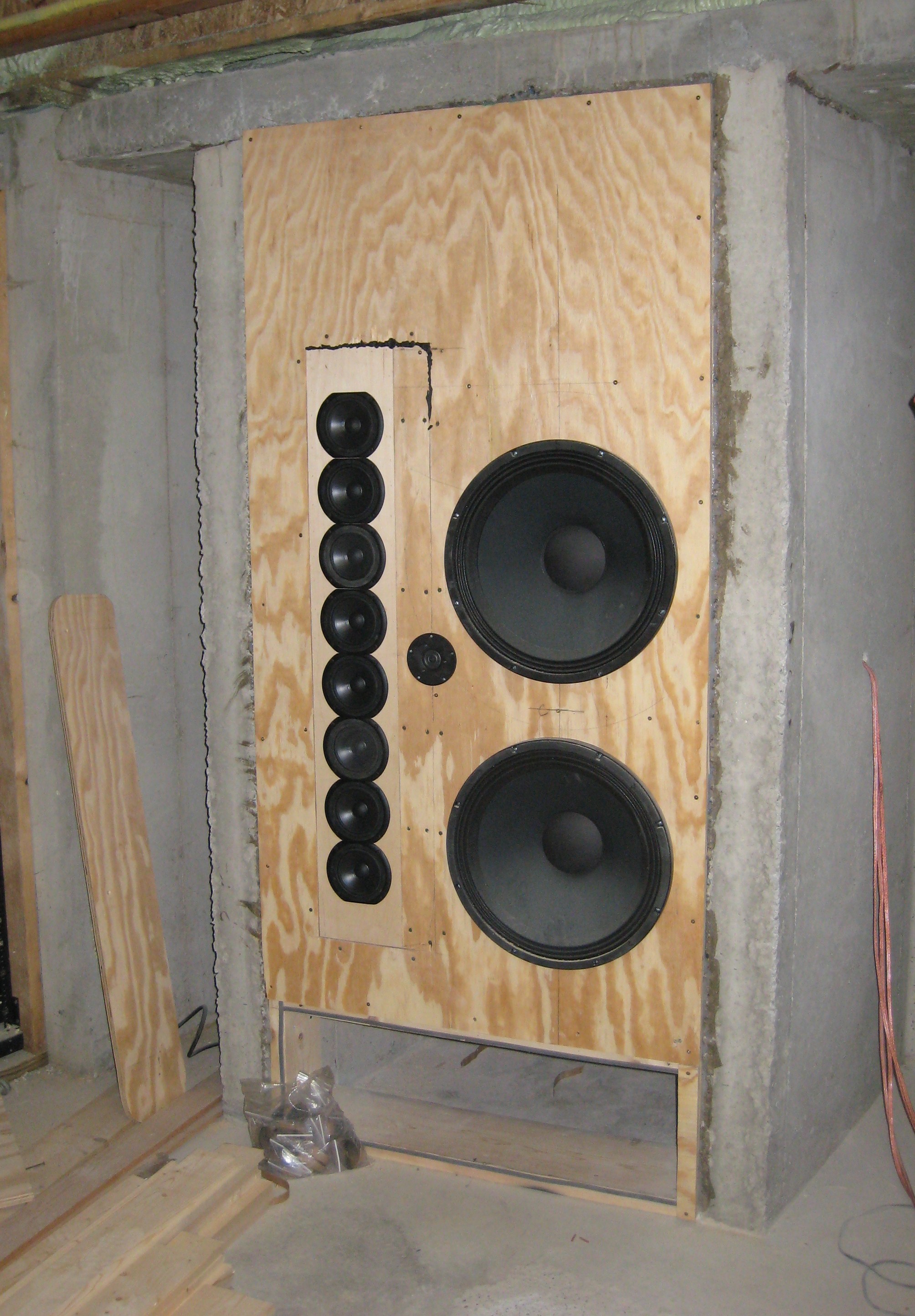 speakers03m.jpg